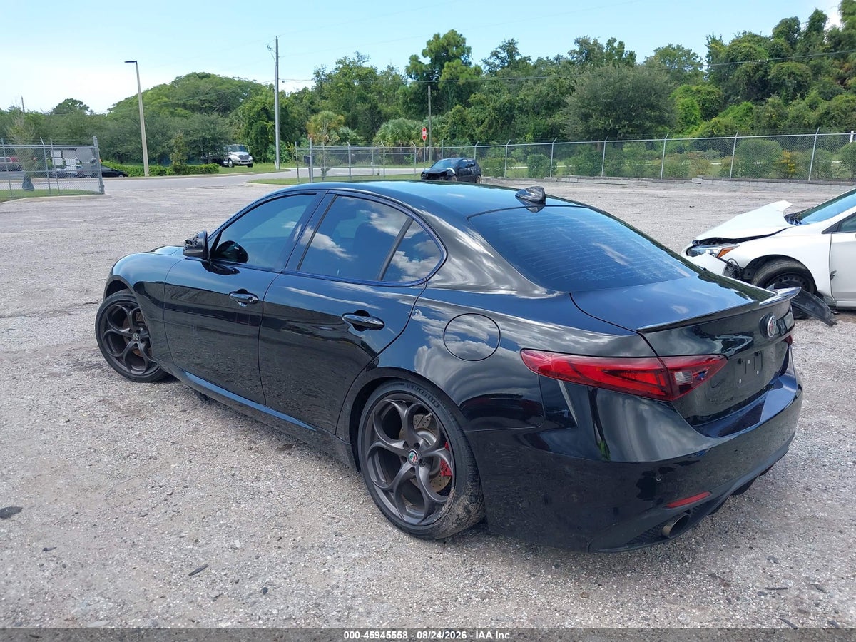 2017 ALFA ROMEO GIULIA TI RWD — снимка 3