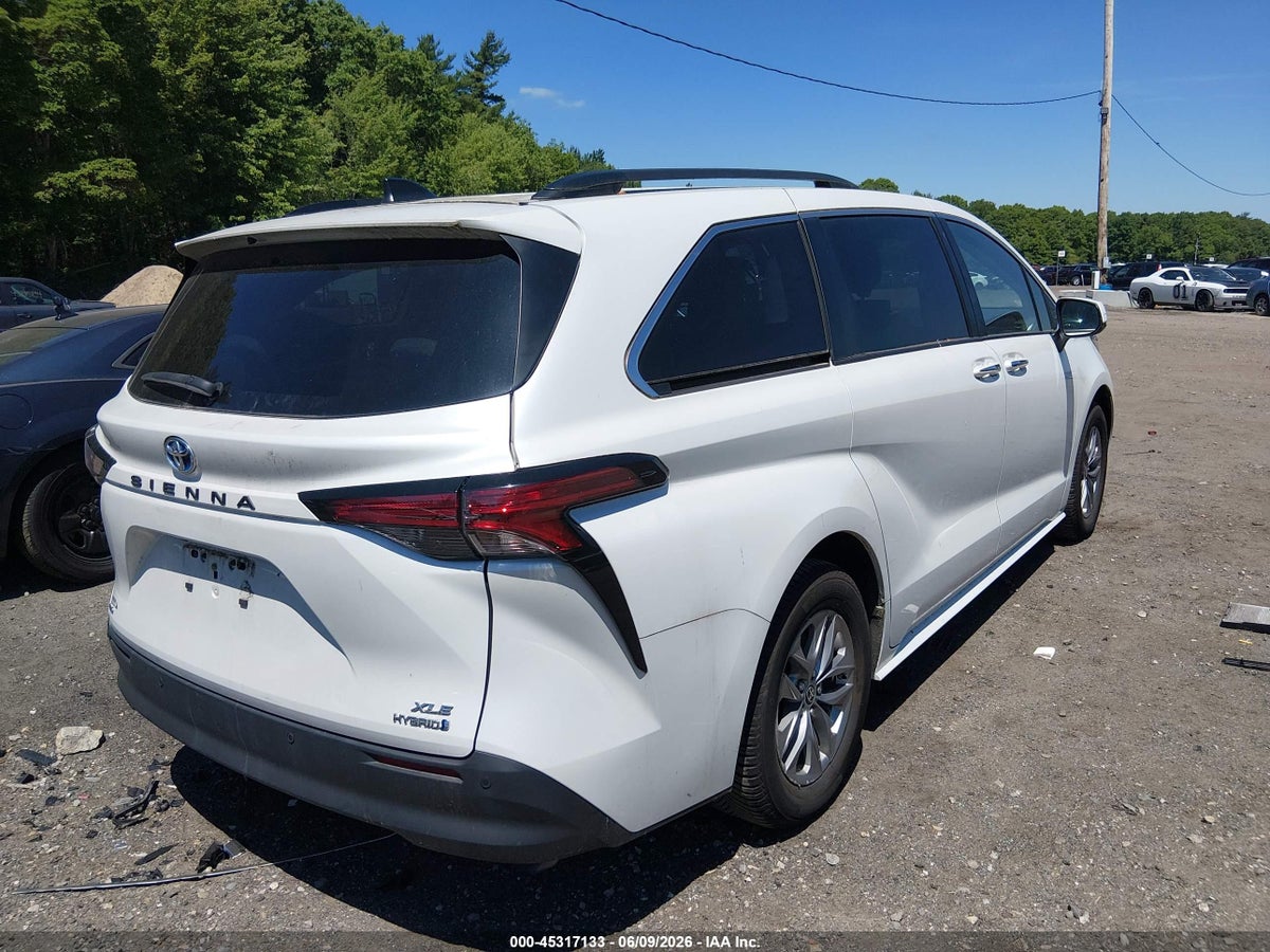 2022 TOYOTA SIENNA XLE — снимка 4