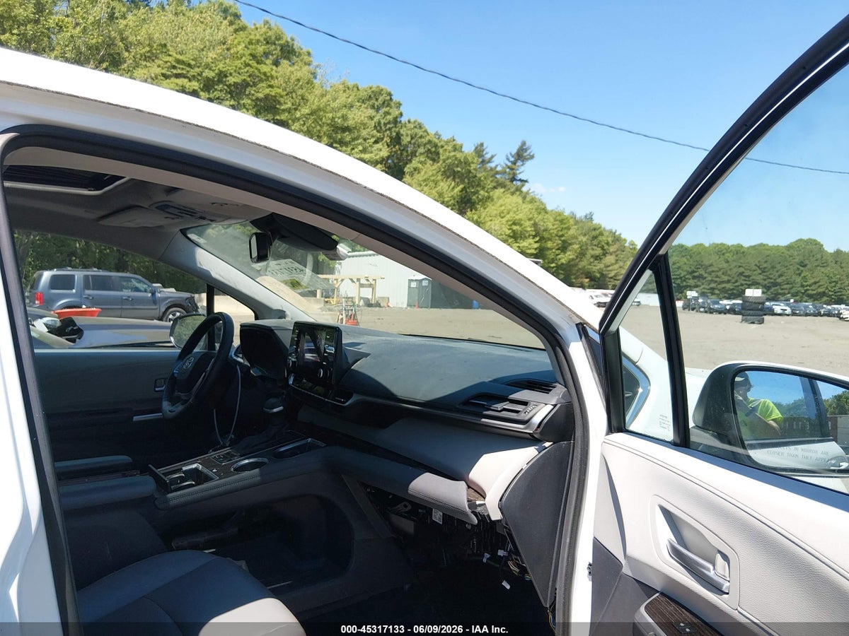 2022 TOYOTA SIENNA XLE — снимка 5