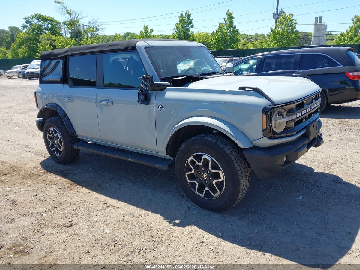 2022 FORD BRONCO OUTER BANKS