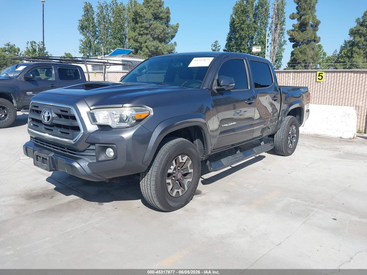 2017 TOYOTA TACOMA SR5 V6 — снимка 2
