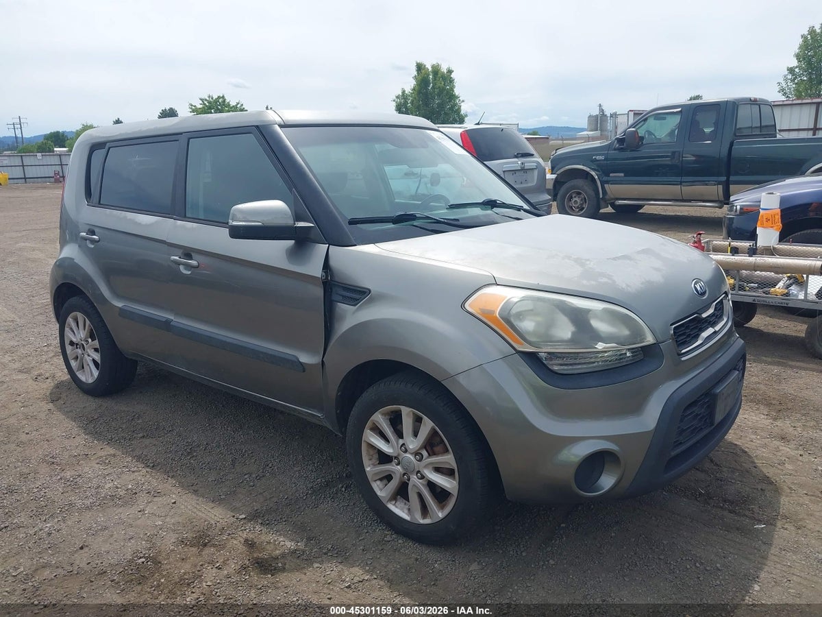 2013 KIA SOUL +