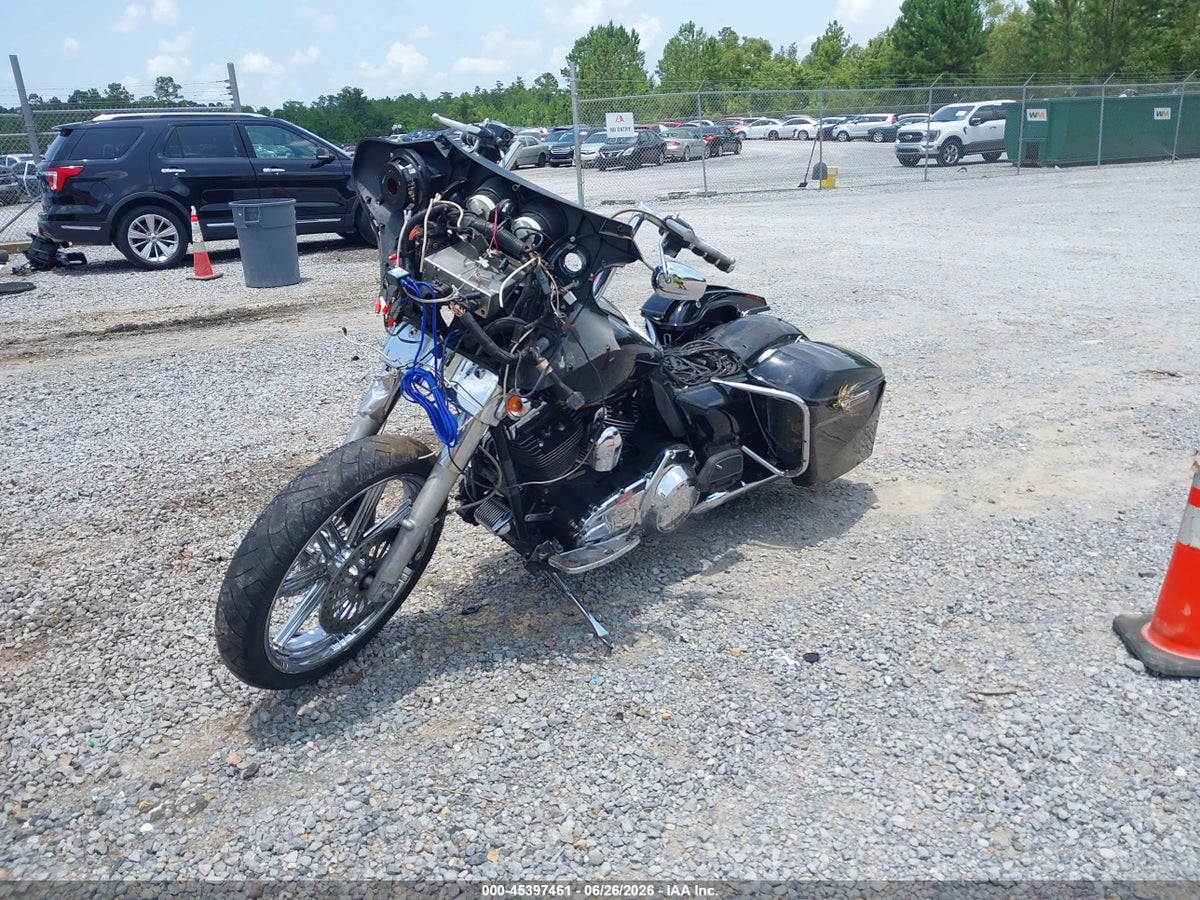 2010 HARLEY-DAVIDSON FLHTCU — снимка 2