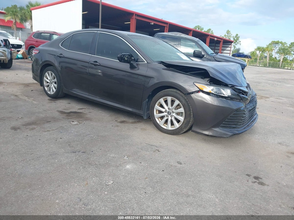 2018 TOYOTA CAMRY LE