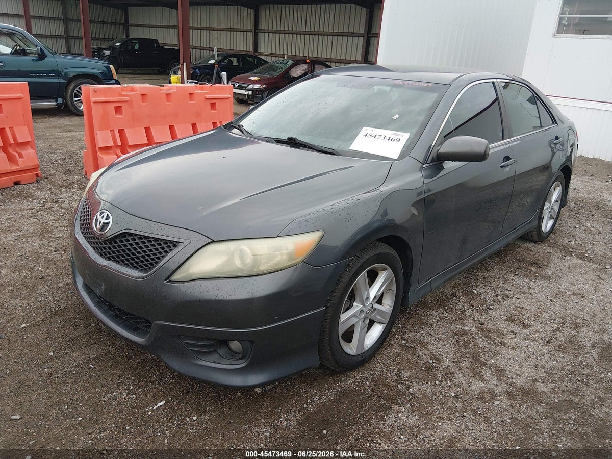 2010 TOYOTA CAMRY SE — снимка 2