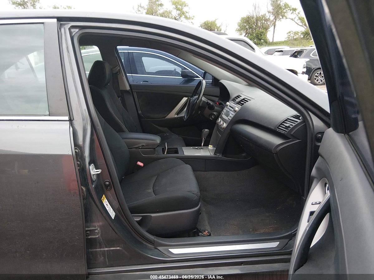 2010 TOYOTA CAMRY SE — снимка 5