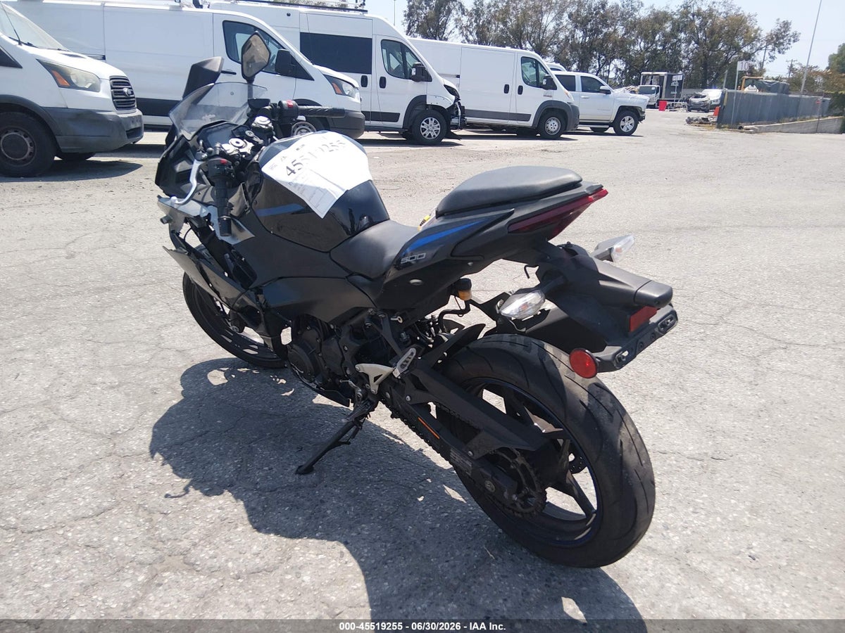 2025 KAWASAKI EX500 — photo 3