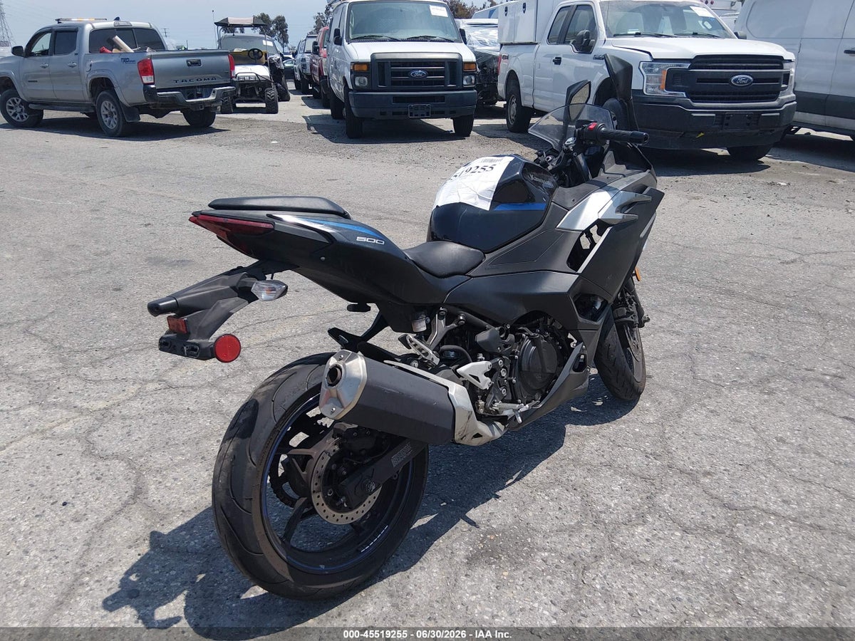 2025 KAWASAKI EX500 — photo 4