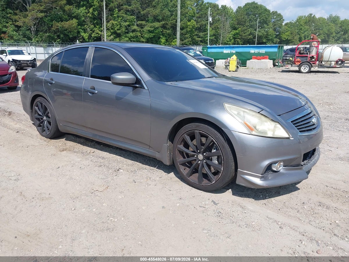 2013 INFINITI G37 JOURNEY