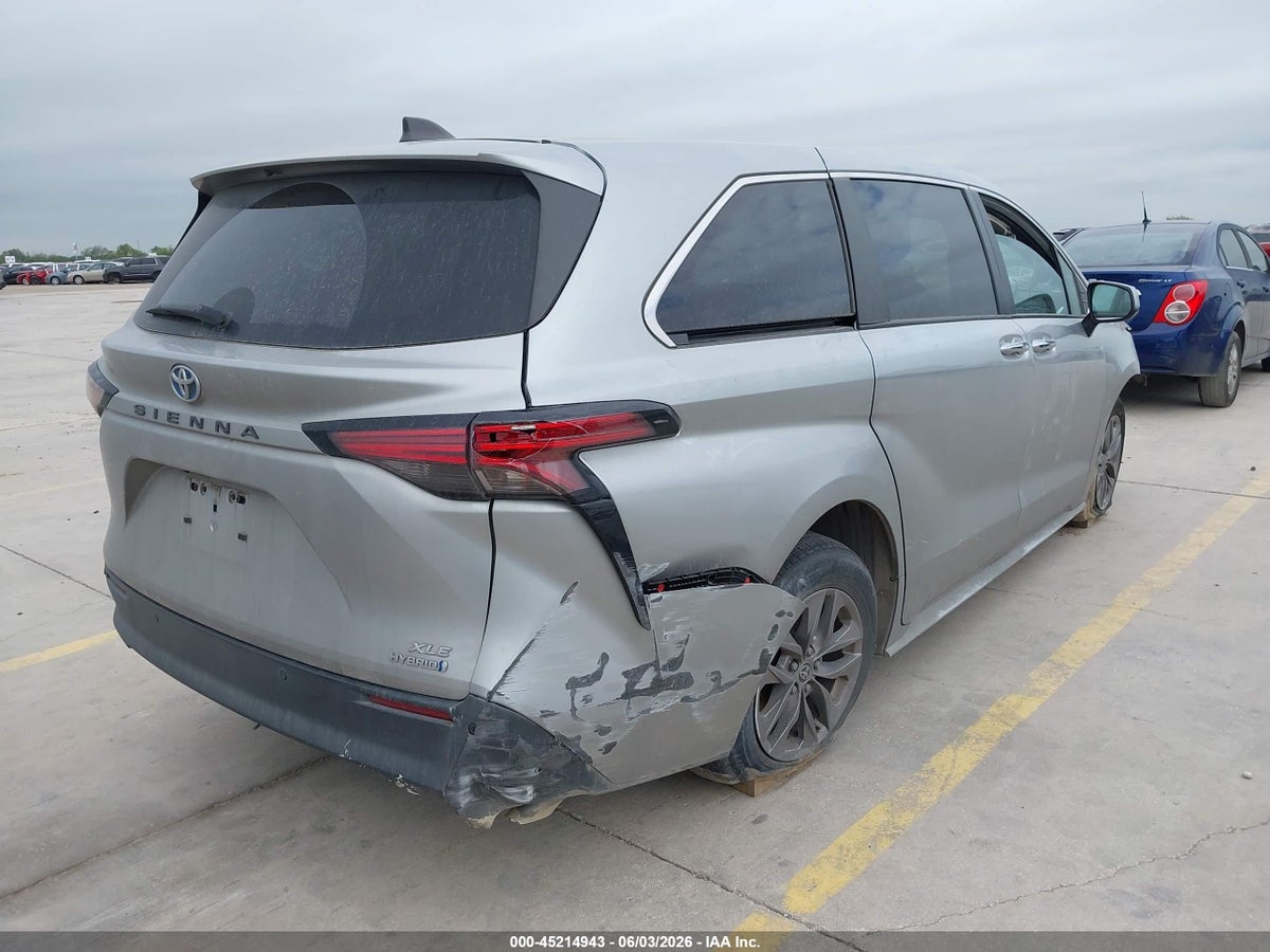 2022 TOYOTA SIENNA XLE — снимка 4