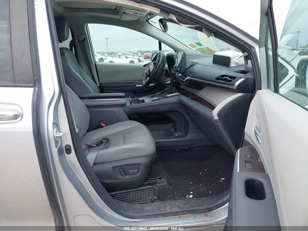 2022 TOYOTA SIENNA XLE — снимка 5