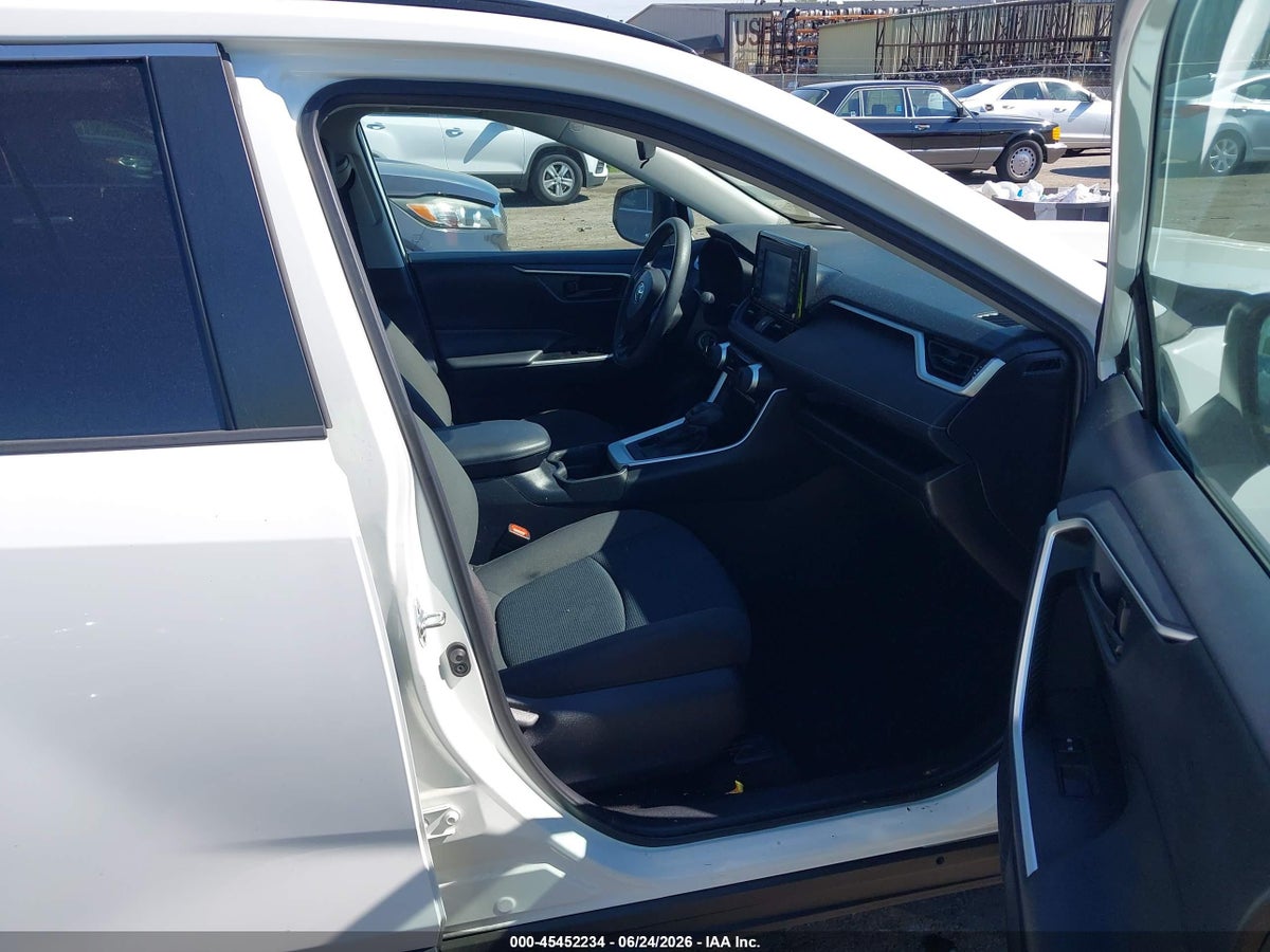 2021 TOYOTA RAV4 LE — снимка 5
