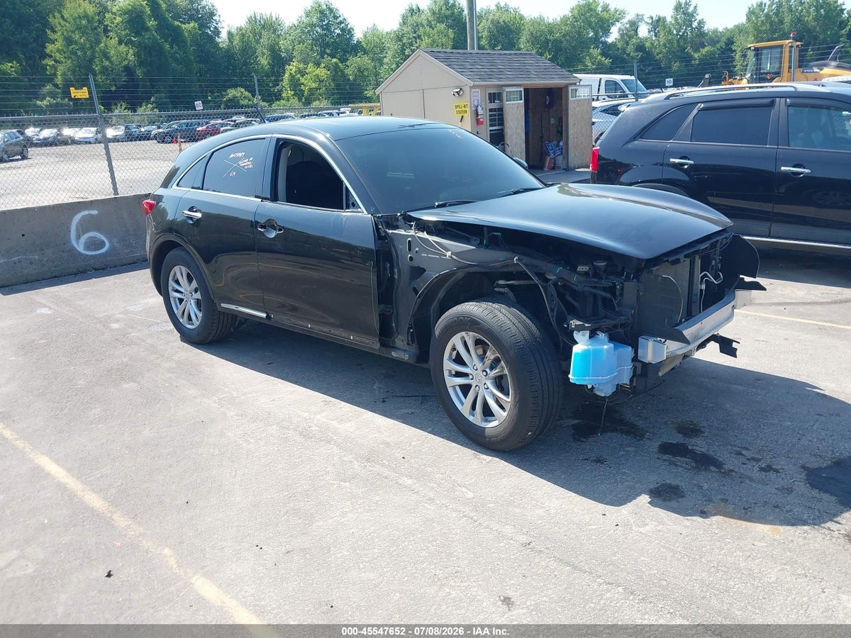 2017 INFINITI QX70
