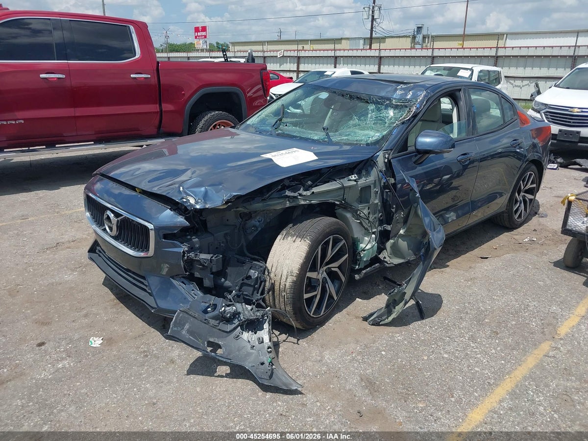 2020 VOLVO S60 MOMENTUM — снимка 2
