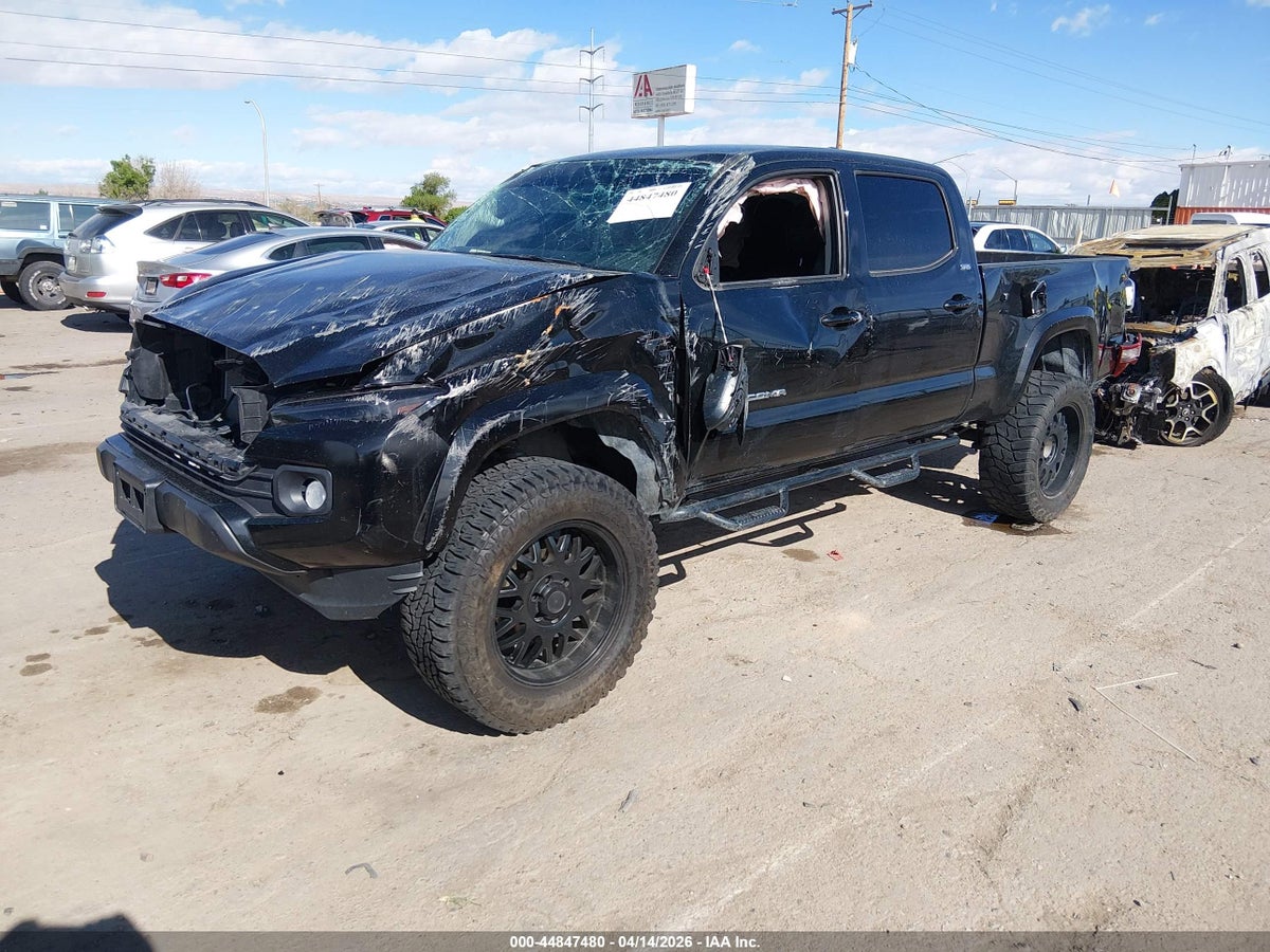 2023 TOYOTA TACOMA SR5 V6 — снимка 2