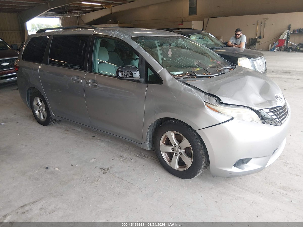 2016 TOYOTA SIENNA LE 8 PASSENGER