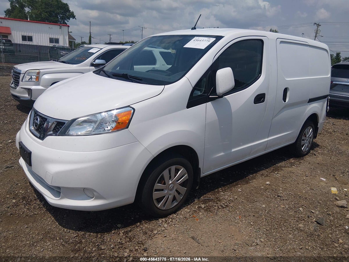 2017 NISSAN NV200 SV — снимка 2