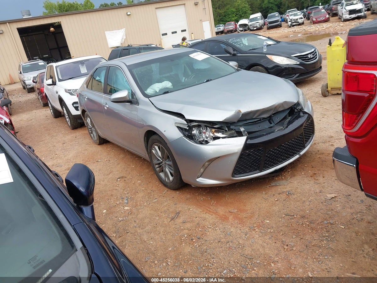 2015 TOYOTA CAMRY SE