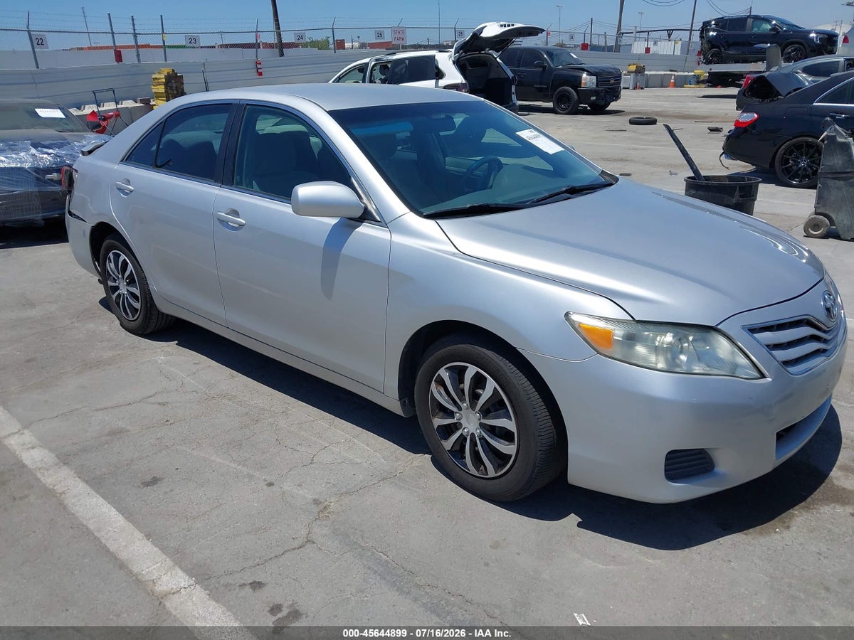 2011 TOYOTA CAMRY LE