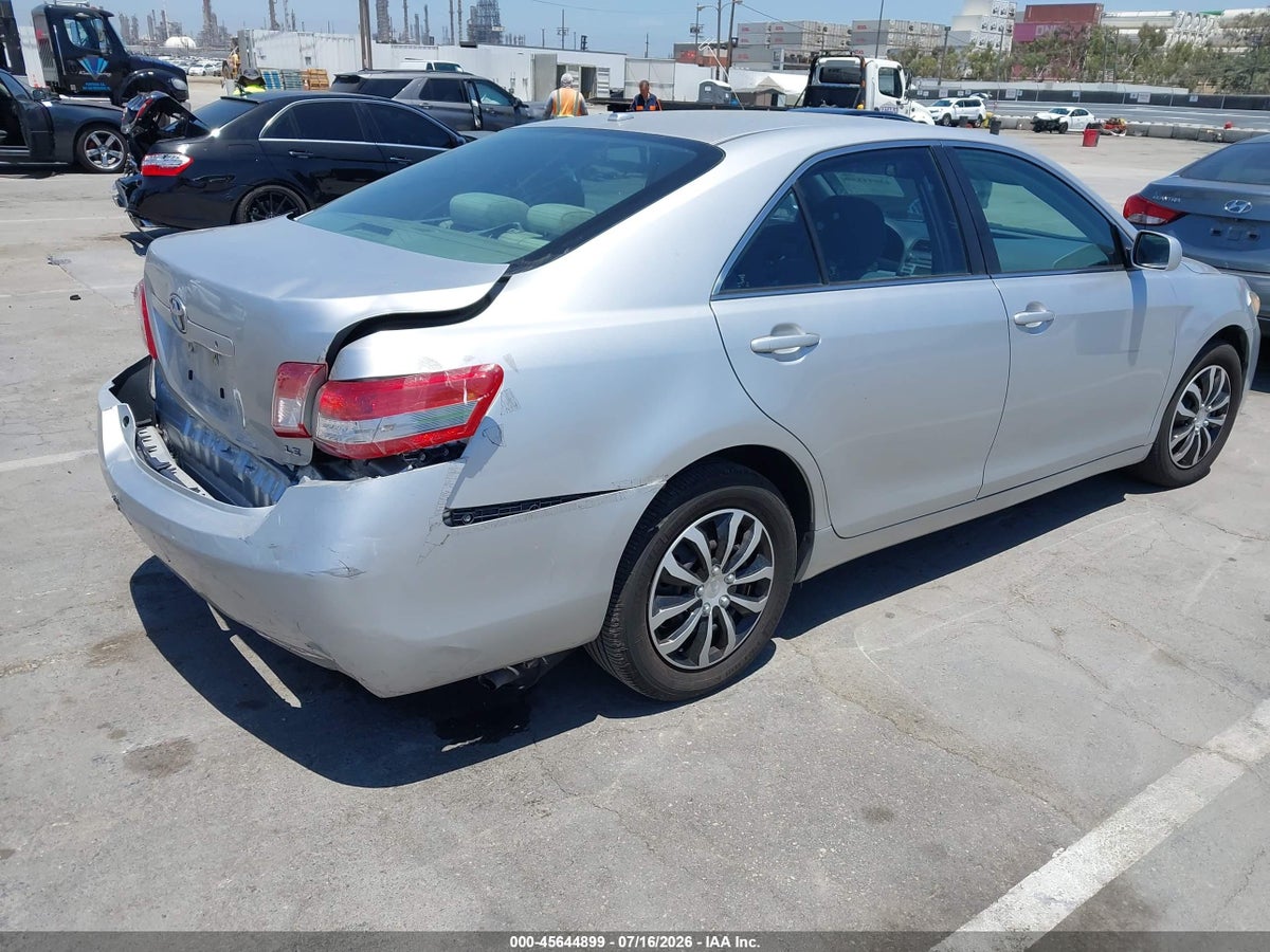 2011 TOYOTA CAMRY LE — снимка 4
