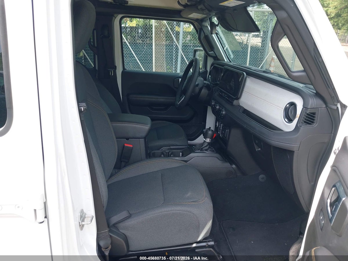 2025 JEEP WRANGLER 4-DOOR SAHARA 4X4 — снимка 5
