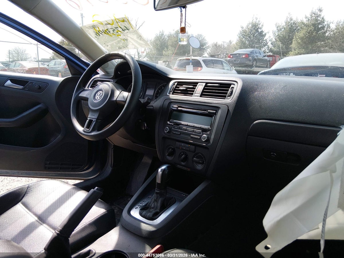 2014 VOLKSWAGEN JETTA 1.8T SE — снимка 5
