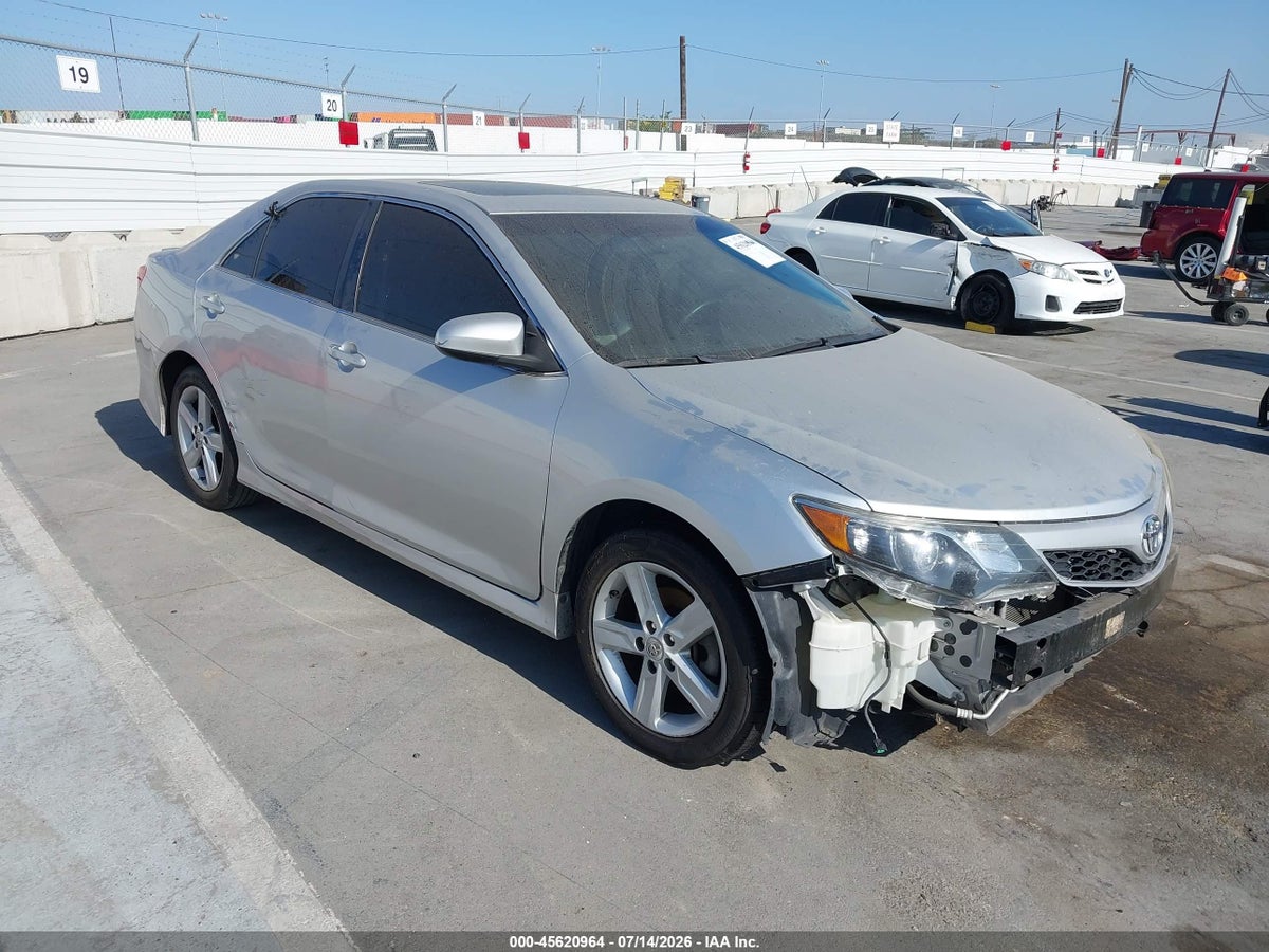 2012 TOYOTA CAMRY SE