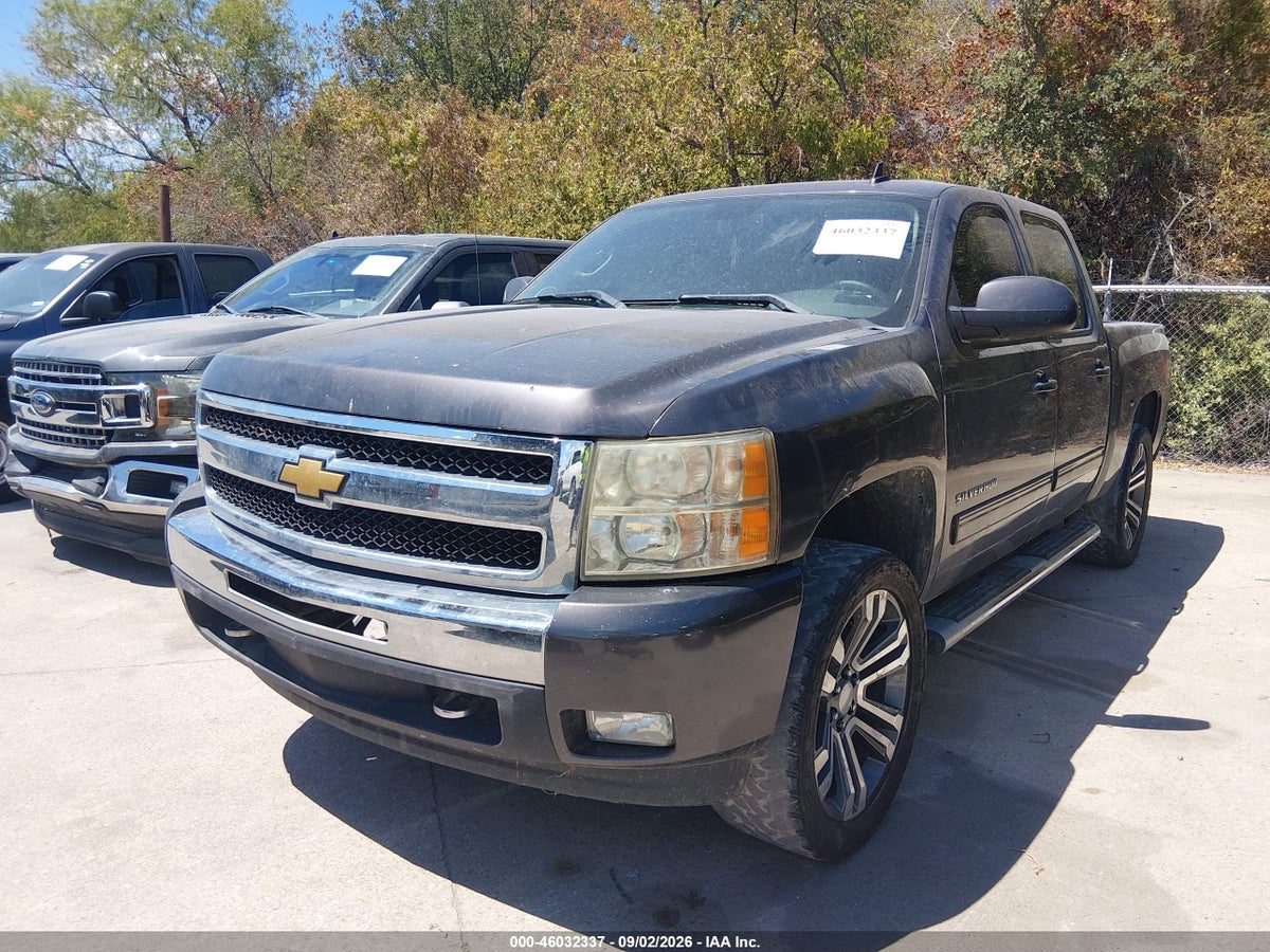 2011 CHEVROLET SILVERADO 1500 LT — снимка 2