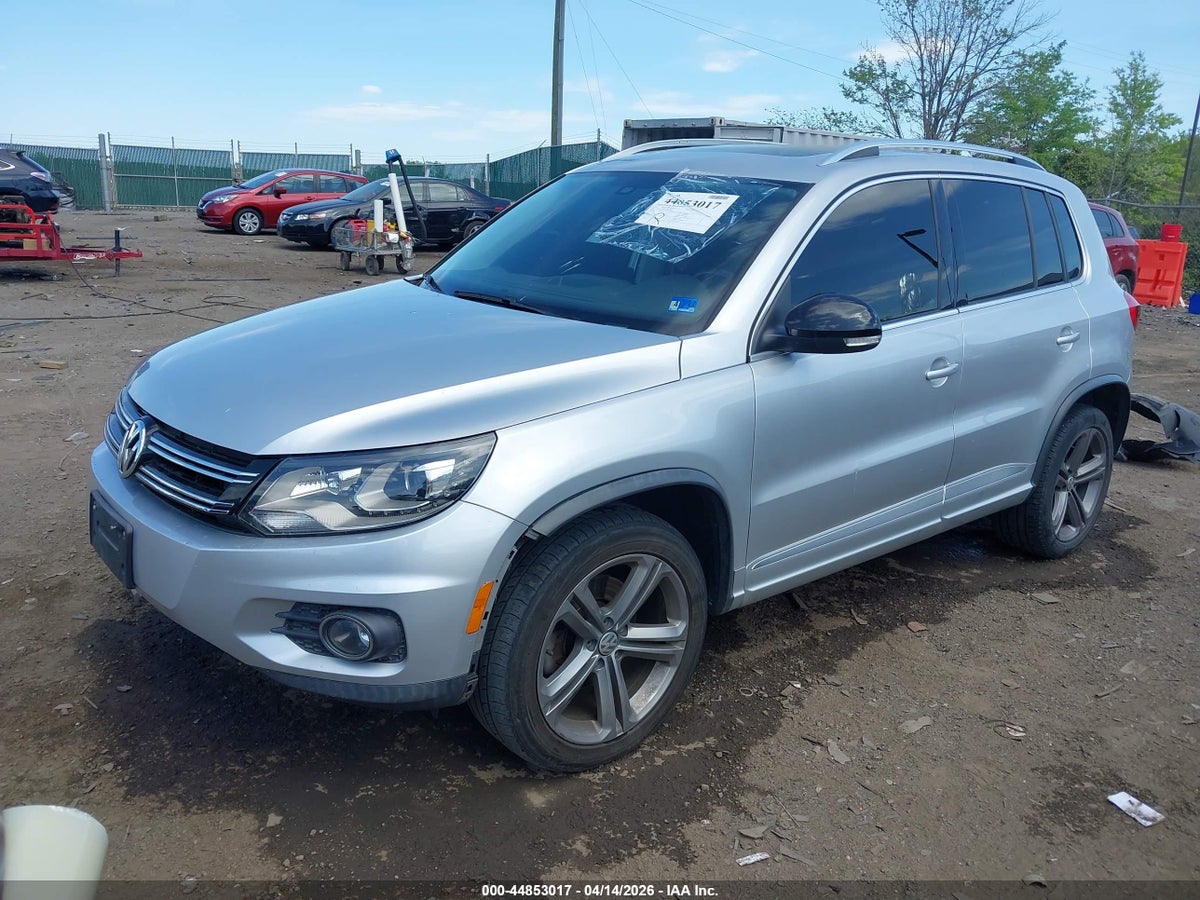 2017 VOLKSWAGEN TIGUAN 2.0T SPORT — снимка 2