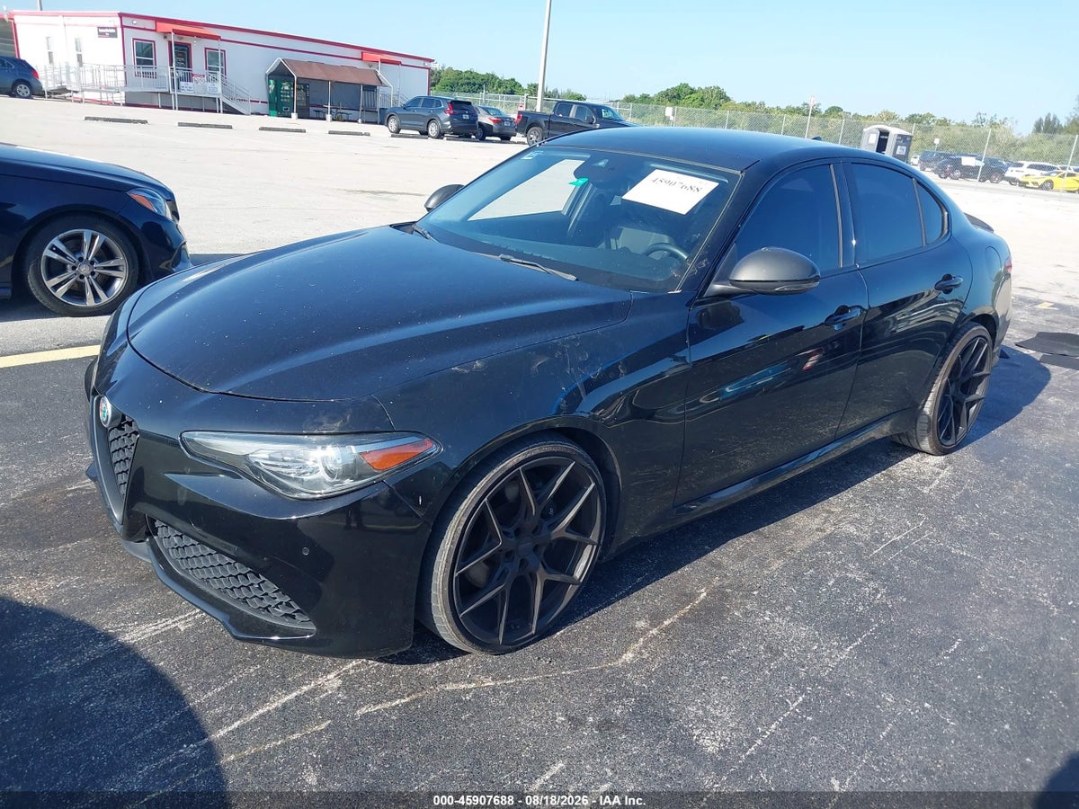 2019 ALFA ROMEO GIULIA SPORT RWD — photo 2