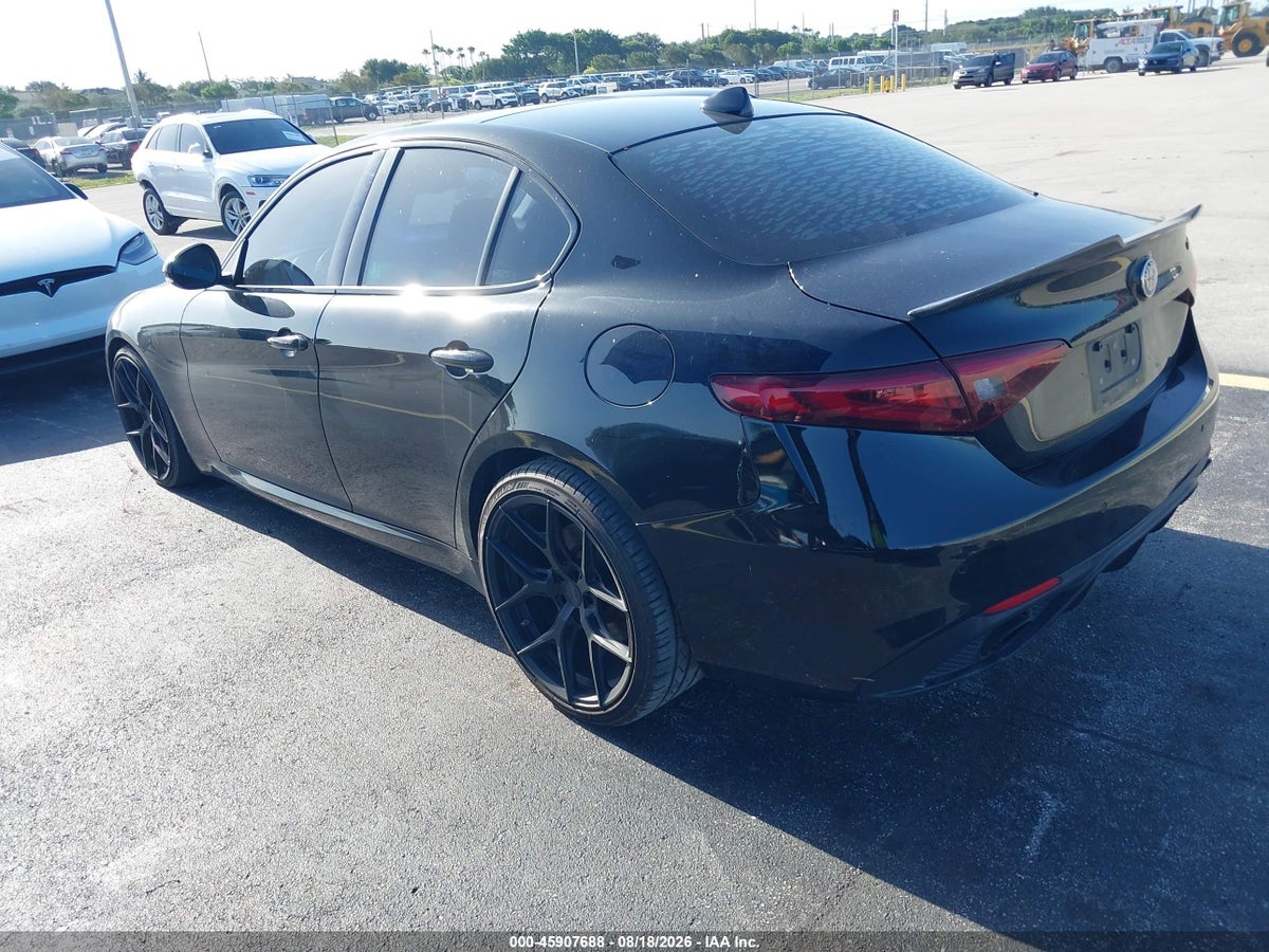 2019 ALFA ROMEO GIULIA SPORT RWD — photo 3