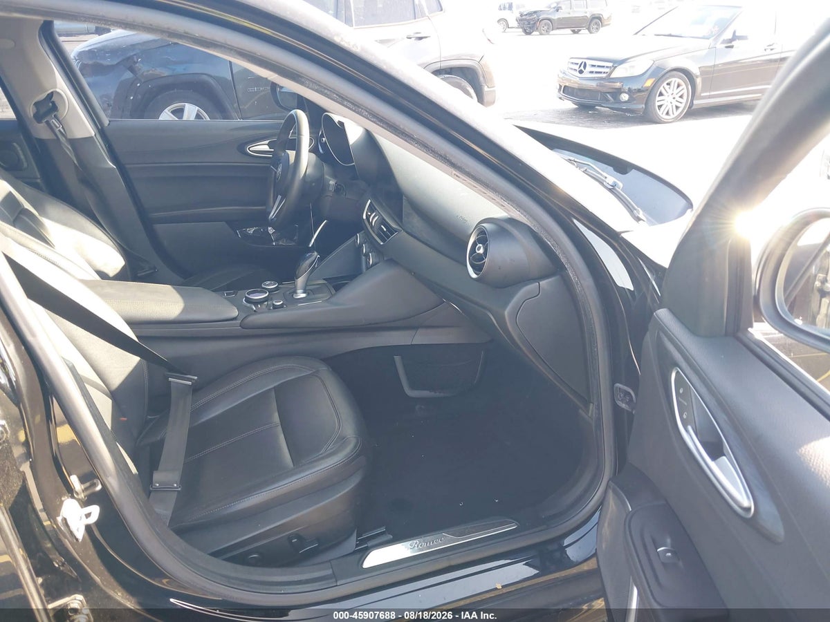 2019 ALFA ROMEO GIULIA SPORT RWD — photo 5