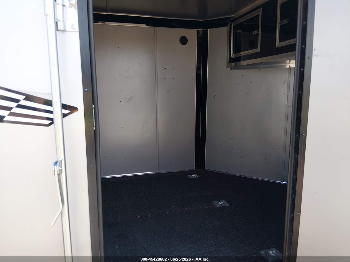 2025 TRAILER TRIPLE GGG ENCLOSED DUAL AXLE — снимка 5