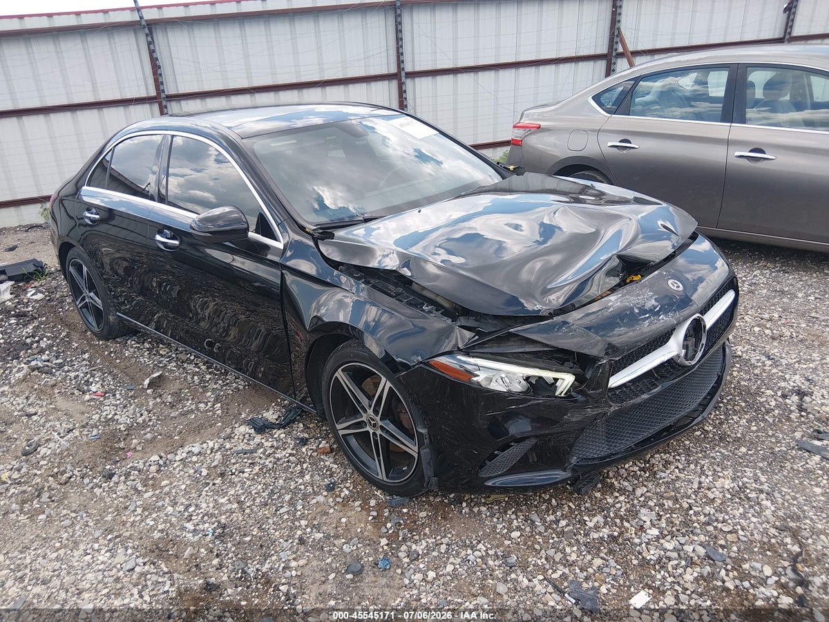 2020 MERCEDES-BENZ A 220