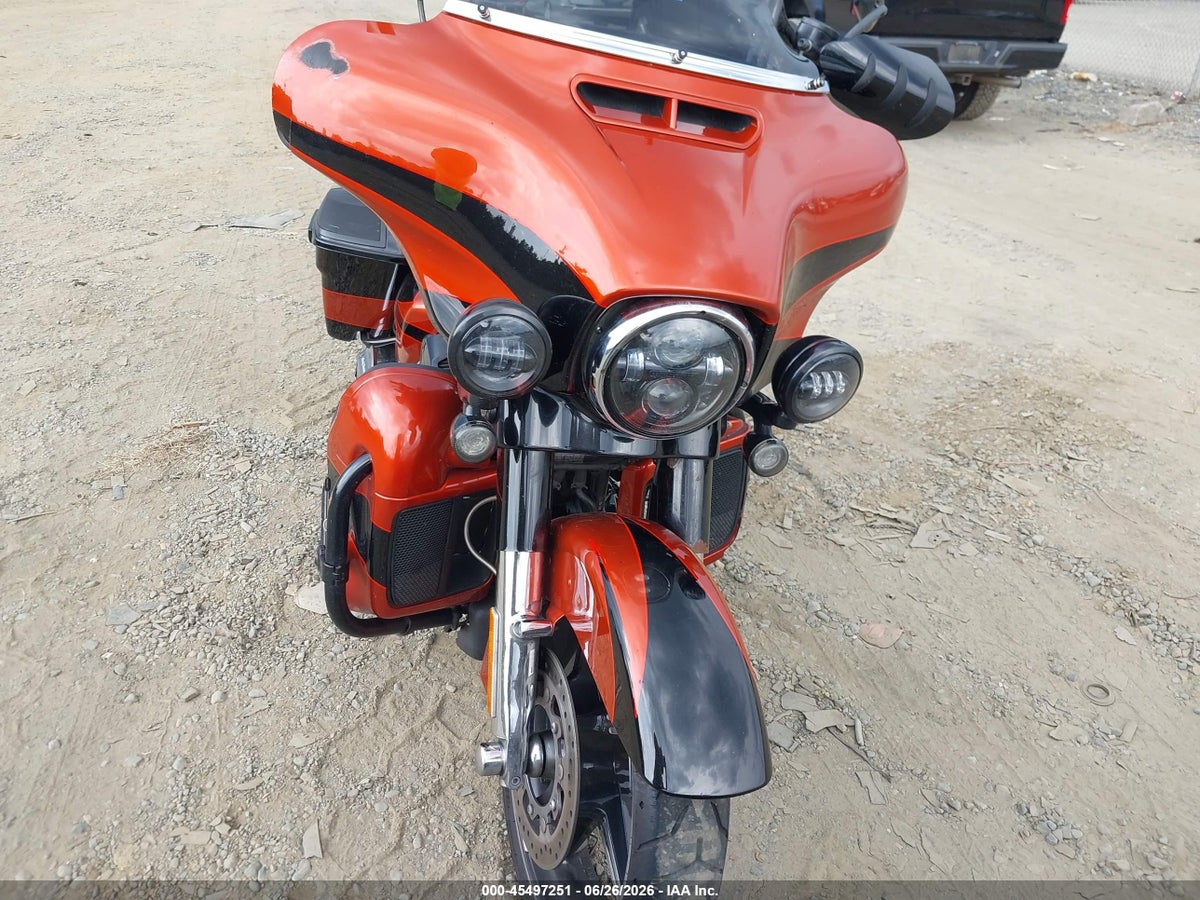 2017 HARLEY-DAVIDSON FLHXSE CVO STREET GLIDE — снимка 5