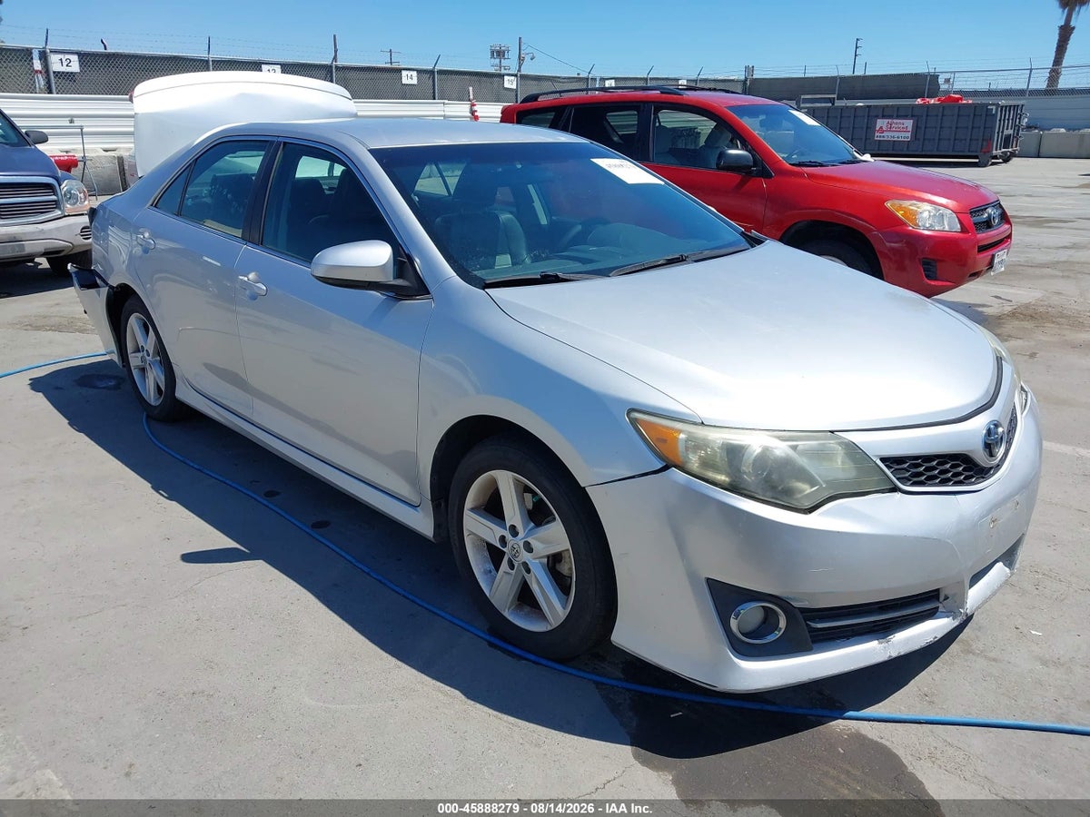2013 TOYOTA CAMRY SE