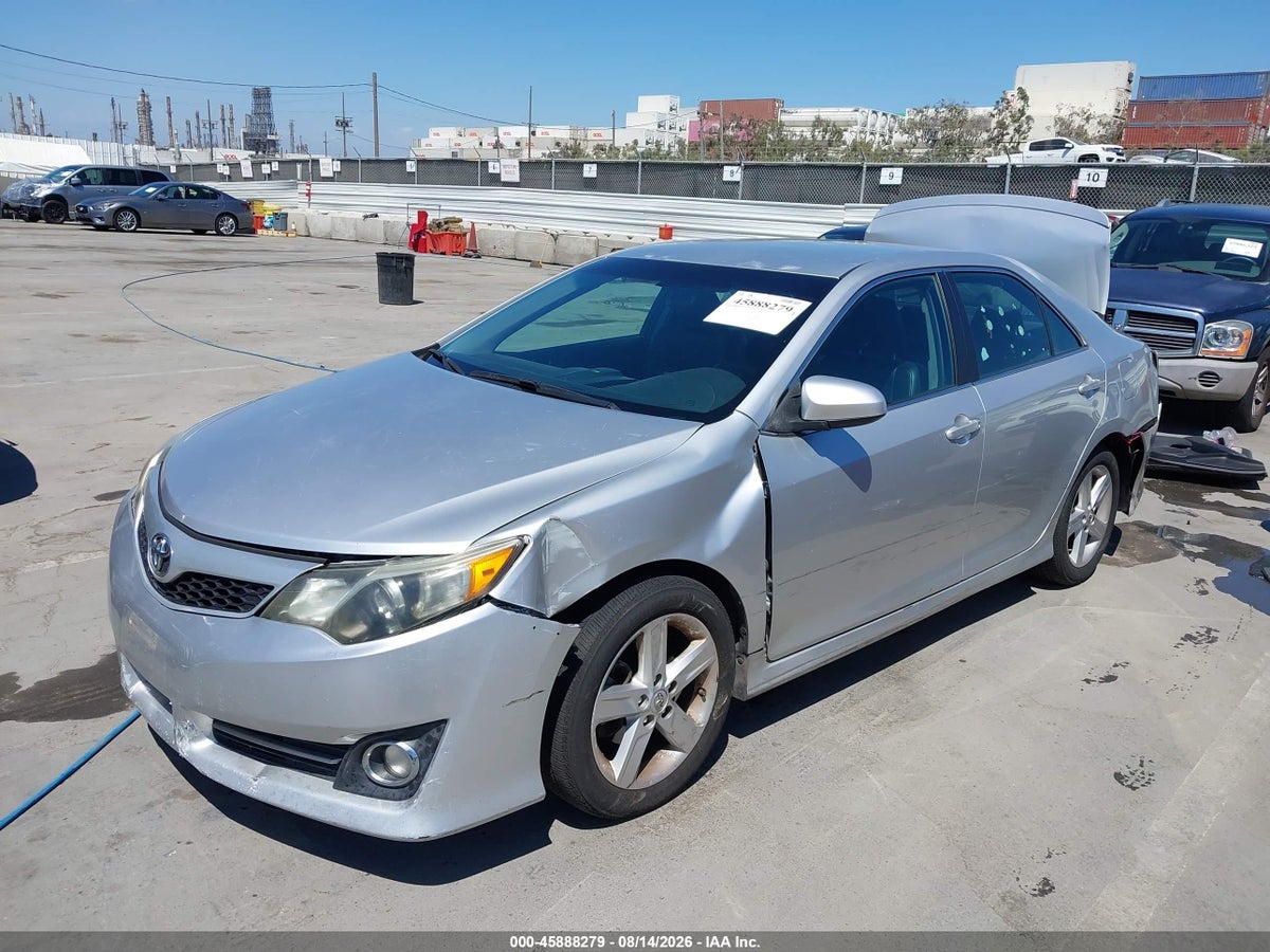 2013 TOYOTA CAMRY SE — снимка 2