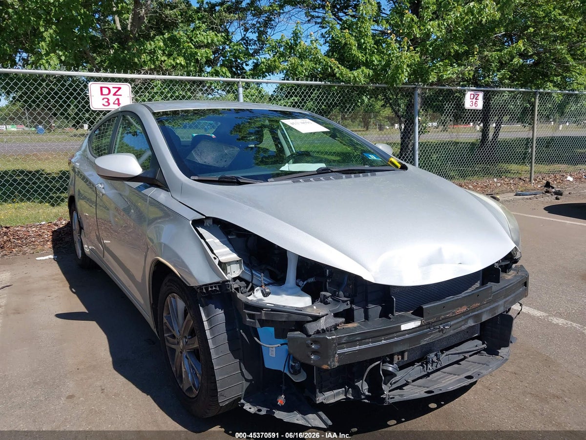 2015 HYUNDAI ELANTRA SE