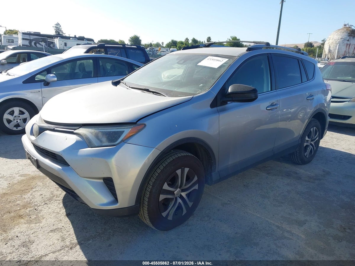 2018 TOYOTA RAV4 LE — снимка 2