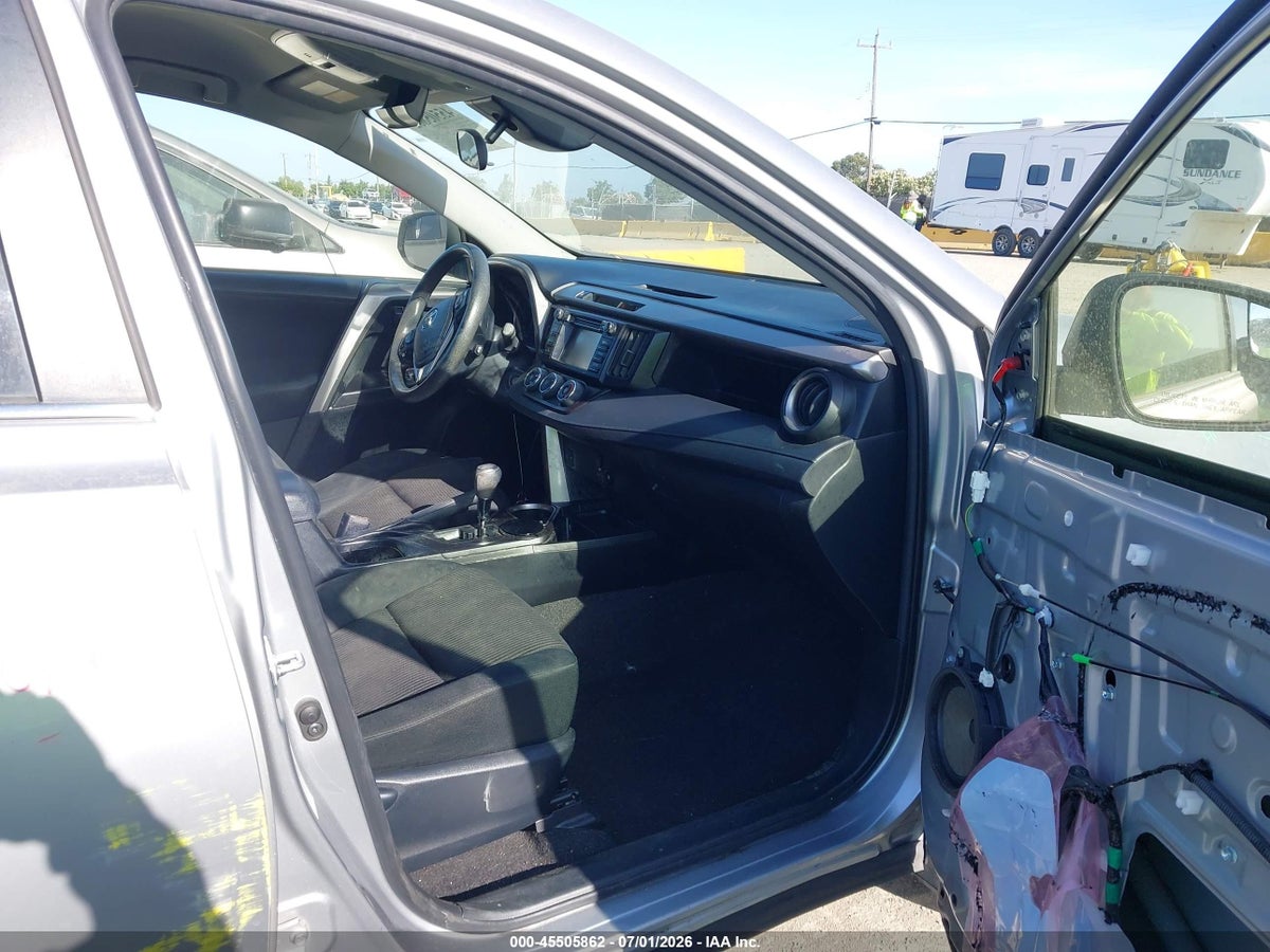 2018 TOYOTA RAV4 LE — снимка 5