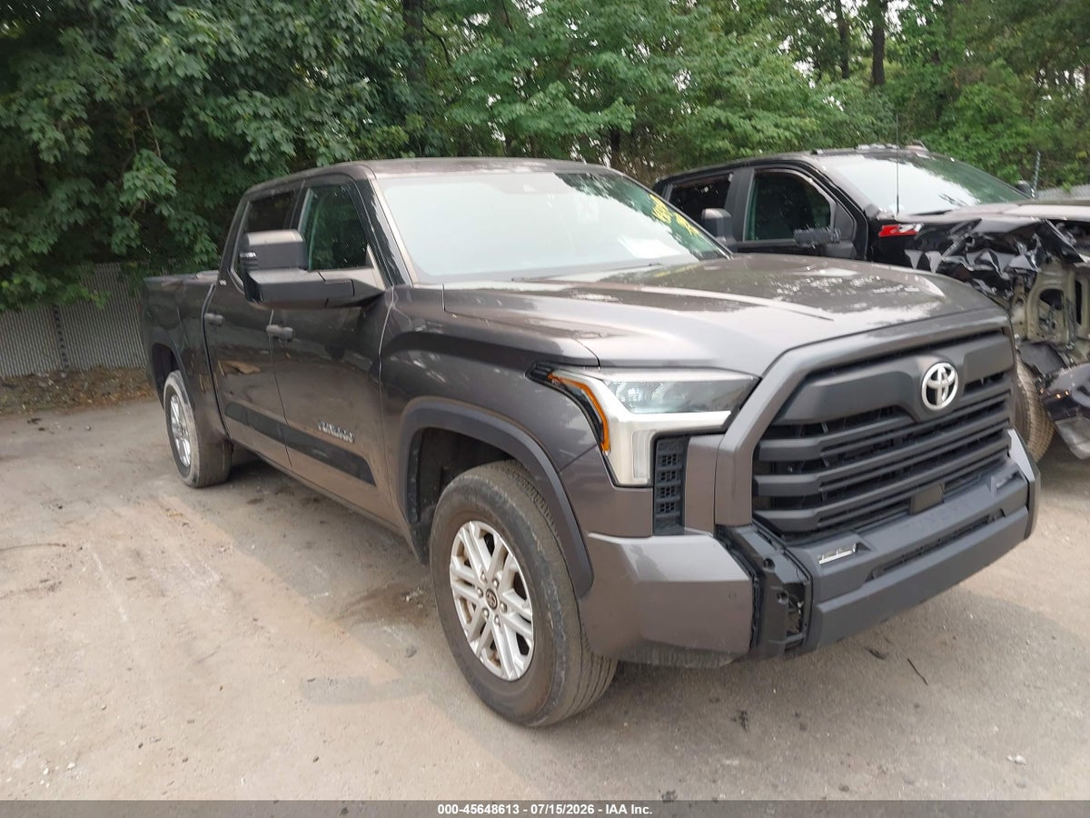 2022 TOYOTA TUNDRA SR5