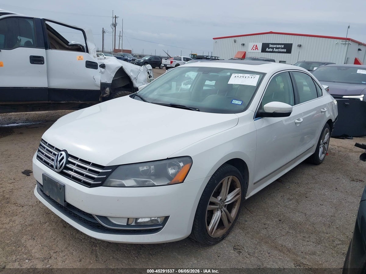 2013 VOLKSWAGEN PASSAT 2.0L TDI SEL PREMIUM — снимка 2