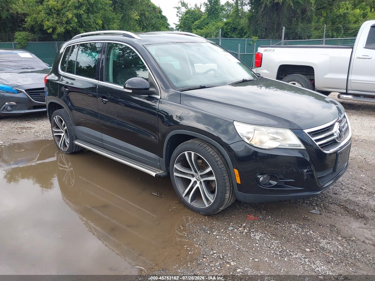 2011 VOLKSWAGEN TIGUAN SE