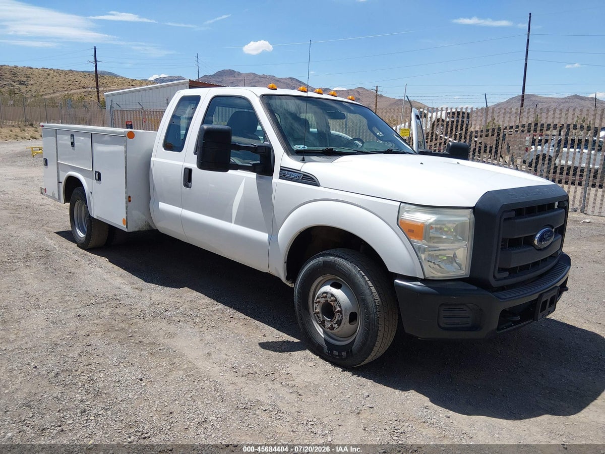 2015 FORD F-350 CHASSIS XL