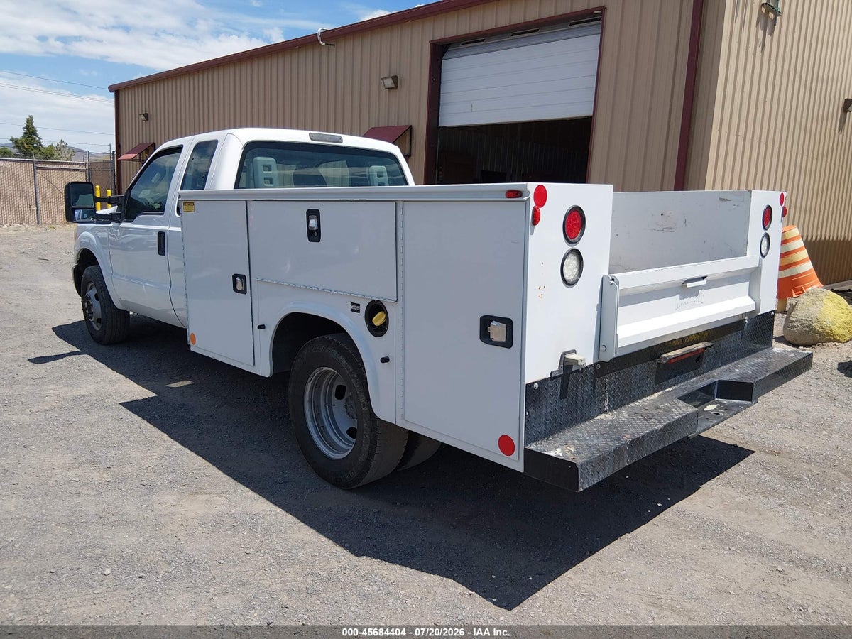 2015 FORD F-350 CHASSIS XL — снимка 3
