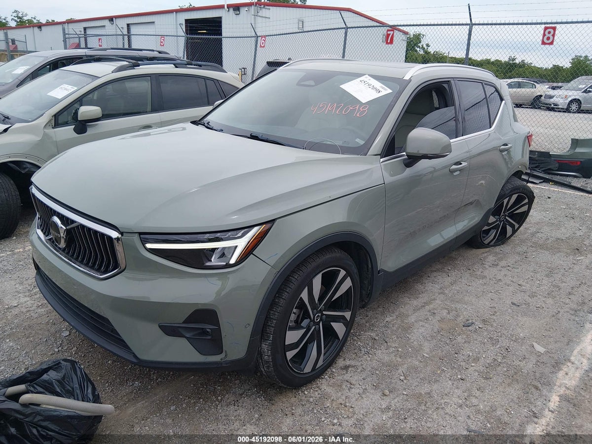 2023 VOLVO XC40 B5 PLUS BRIGHT THEME — снимка 2