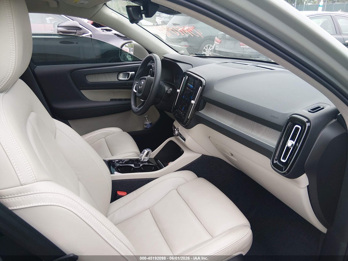 2023 VOLVO XC40 B5 PLUS BRIGHT THEME — снимка 5