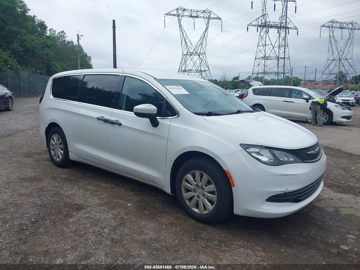 2020 CHRYSLER VOYAGER L