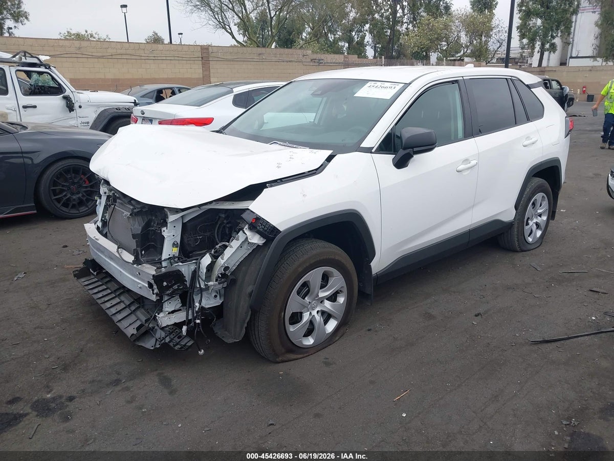 2024 TOYOTA RAV4 LE — снимка 2