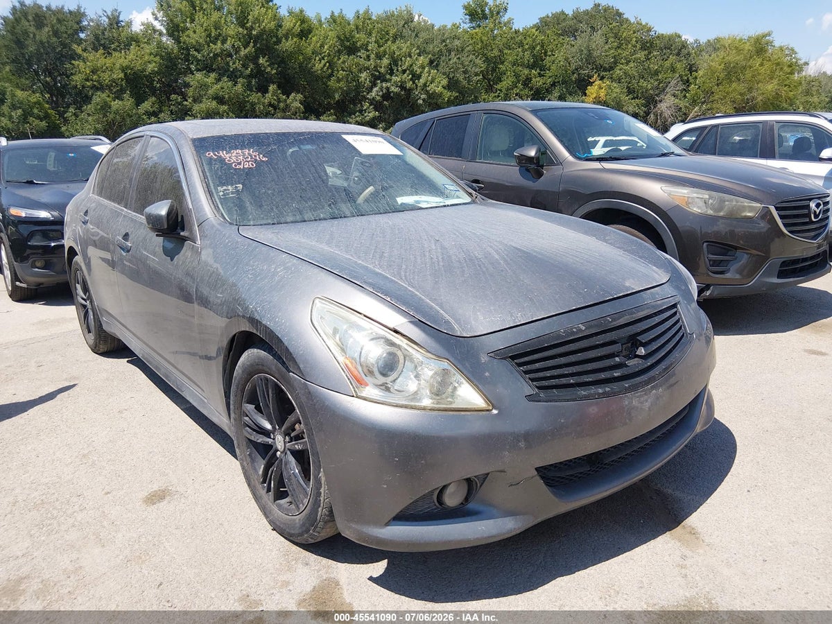 2013 INFINITI G37X